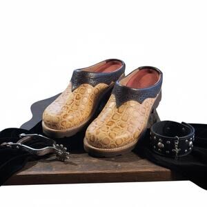 Twisted X Cognac Brown Barn Burner Leather Clogs Mules Women’s Size 6 Western